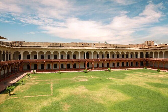 Taj Mahal Sunrise and Sunset Tour from Delhi with Fatehpur Sikri - Getting from Delhi to Agra with private AC car comfort
