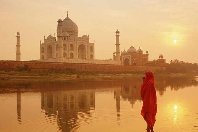 Taj mahal tour by car - The Road Schedule: 210 km, about 3 hours each way