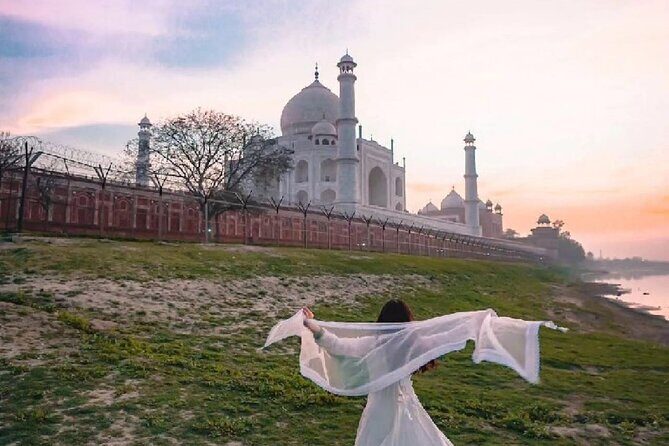 Taj Mahal Tour By Express Train from Delhi - Nizamuddin station handoff: quick help, but keep your guard up