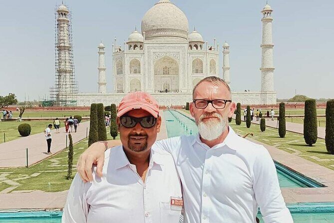 Taj Mahal Tour by India's Fastest Train from Delhi - Taj Mahal time: about 3 hours with a guide and photo-smart planning