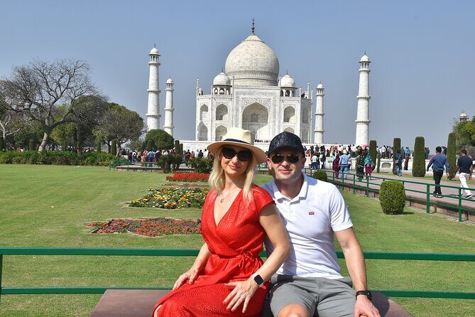 Taj Mahal Tour by India's Fastest Train from Delhi - Train meals and a five-star buffet lunch: how the food fits the schedule