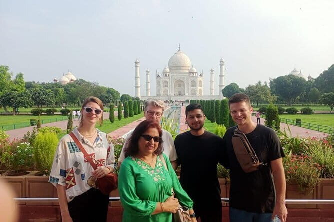 Taj Mahal Tour From Cruise Port, Mumbai, Cochin and Goa - Day 1: From Cruise Port to Agra via Flight and the Yamuna Expressway