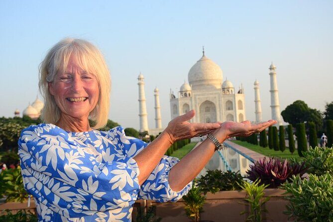 Taj Mahal Tour From Delhi by Car - All Inclusive - Lunch at a 5-Star Restaurant: A Needed Break, Not a Tourist Trap