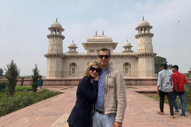 Taj Mahal tour from Mumbai or Bangalore or Hyderabad with flight - Agra Fort: the break in rhythm that still fits the schedule