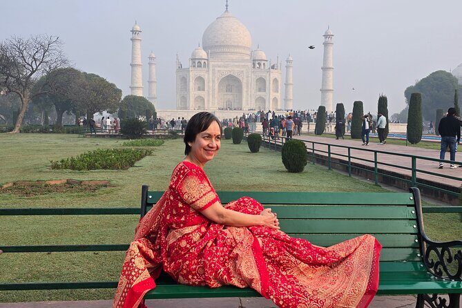 Taj Mahal Tour With Professional Photographer With Rental Saree - Lunch and getting your photo prints the same day