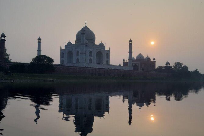 Taj Mahal Virtual Tour - The Live Guide Experience: Polls and Q&A That Make It Worth Paying Attention