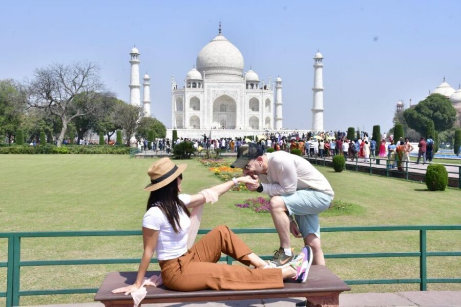 Taj Mahal with Professional Photoshoot - Why a professional Taj Mahal photoshoot beats random pictures