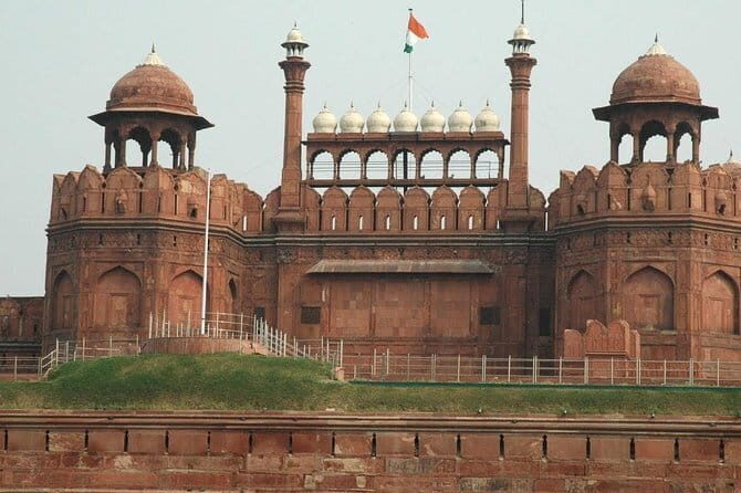 Tajmahal Tour - Guide and Driver: The Real Quality Check