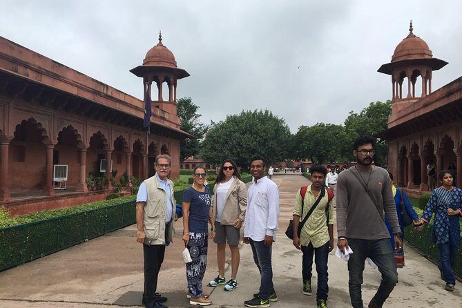 Tajmahal Tour with Heritage walk - Day tour to Agra (All Inclusive) - Agra Old City Heritage Walk: Kinari Bazaar and the Maze of Markets