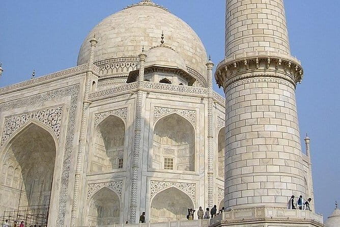 Tajmahal Tour - From New Delhi to Agra: How the Private Vehicle Changes the Day