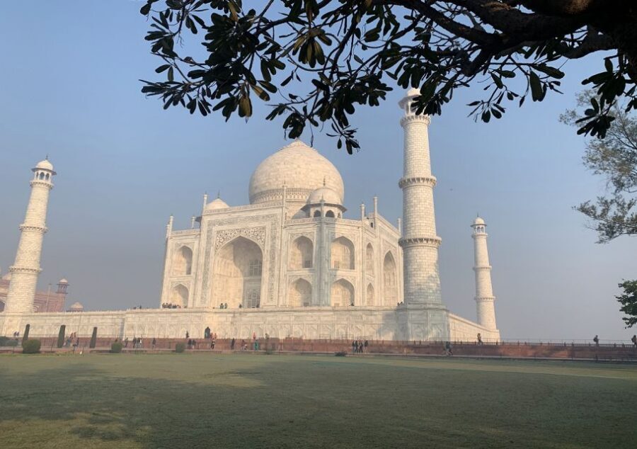 Tajmahal With Mausoleum Skip The Line Ticket With Guide - The 2-hour guided visit: what your guide does for you
