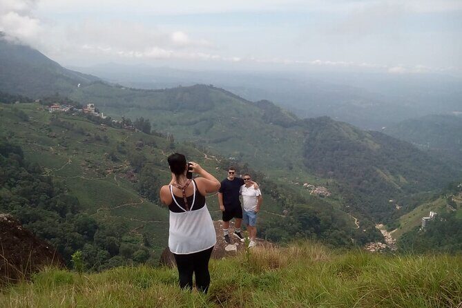 Tea Plantation, Grass Land and Mountain Hiking in Munnar - Hour one: tea plantations and the Kannan and Devan story