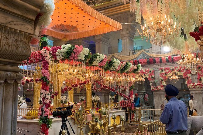 Temple Tour-where you Eat, Learn how to Pray and Love. - How This 4–5 Hour Temple Route Makes Old Delhi Make Sense