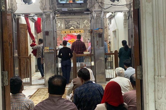 Temple Tour-where you Eat, Learn how to Pray and Love. - Gurudwara Rakab Ganj: Free Volunteer Kitchen (Langar) You Can’t Fake