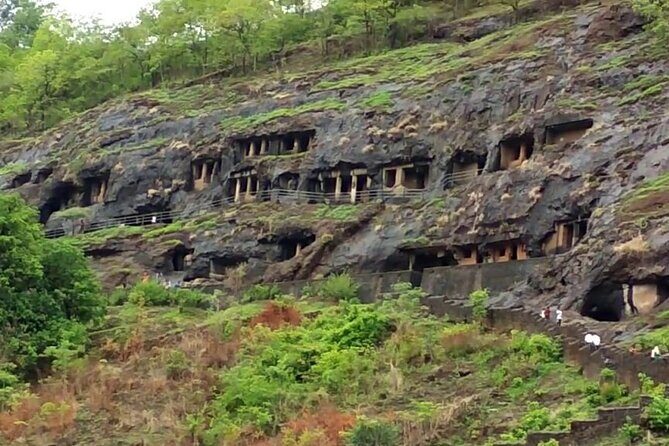 Temples & Vineyards: Private Tour to Nashik from Mumbai - Lunch and Timing: How to Choose Your Best Option