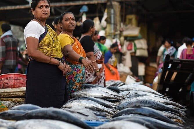 The Mumbai by Dawn Early Morning Tour - Chhatrapati Shivaji Terminus (CST): architecture plus real commuter life