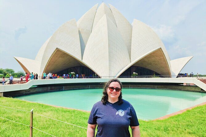 Top Sites of Delhi: Full Day Tour by Private Car - India Gate and Lutyens Delhi: Memorials Plus a Quick Power-Landmarks Drive-By