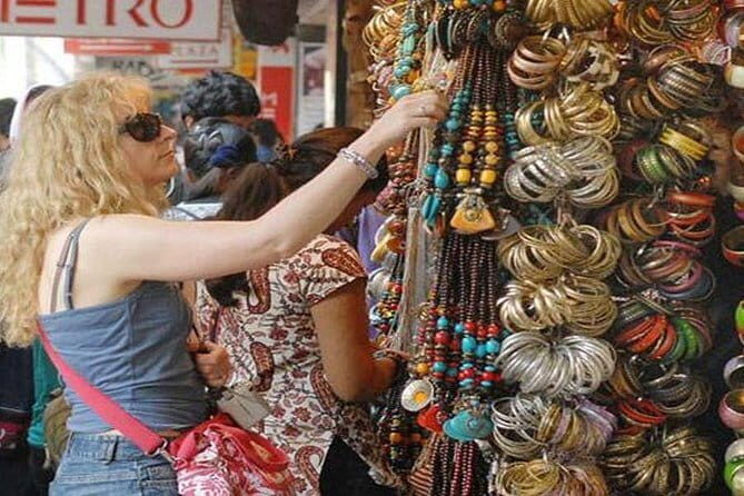 Tour a Nueva y Vieja Delhi Con Guía en Idioma Español - Key things that make this Delhi tour work