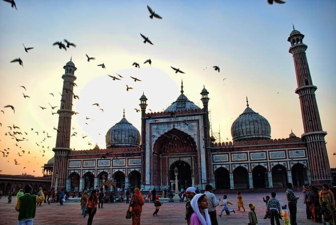Tour a Nueva y Vieja Delhi Con Guía en Idioma Español - Chandni Chowk: where guidance helps you shop without losing your mind