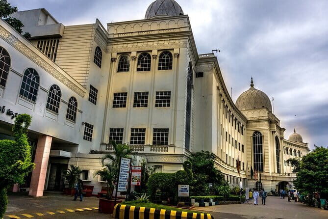 Tourisct Highlights of the Hyderabad (Guided Fullday Sightseeing Tour by Car) - Golconda Fort and Chowmahalla Palace: Diamonds, Nizams, and Power
