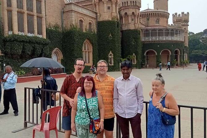 Touristic Highlights of Bangalore (Guided Sightseeing Tour with Food Tasting) - Pickup, Car Comfort, and Staying Efficient