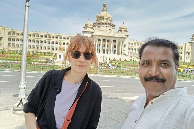 Touristic Highlights of Bangalore (Guided Sightseeing Tour with Food Tasting) - Bangalore Palace: Tudor-Scottish Gothic in 1878