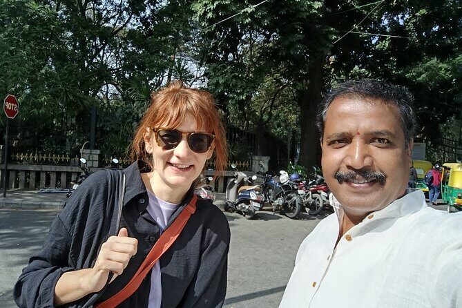 Touristic Highlights of Bangalore (Guided Sightseeing Tour with Food Tasting) - KR Market: Wholesale Power and a Flower-Market Atmosphere