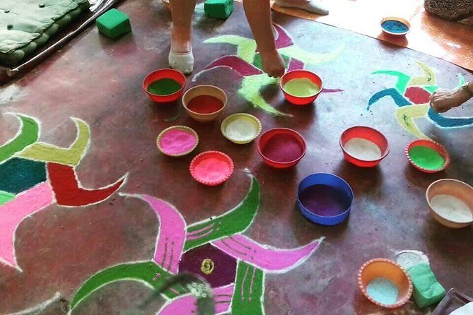 Traditional Kolam Class in Pondicherry - Kolam basics: rice powder, color powder, and your own drawing