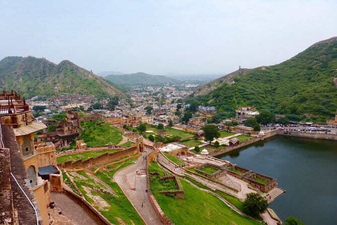 Travel Through the Streets of Jaipur by Tuktuk with a Local - Price and value: what $16.85 per group really covers