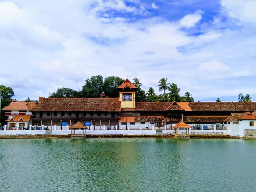 Trivandrum:A Guided Tour of Heritage & Local Flavours - Napier Museum: architectural fusion + artifacts you can actually picture