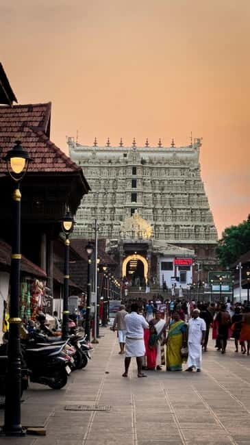 Trivandrum:A Guided Tour of Heritage & Local Flavours - Kuthira Malika and the mansion facade that’s basically covered in horses