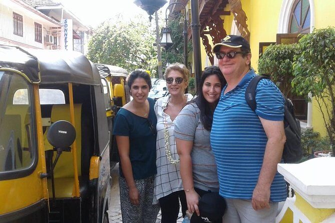 Tuk-Tuk Shopping Tour in Kochi – Spices,Crafts,Silks & Souvenirs - Cochin Spice Market: smell the ingredients, then compare