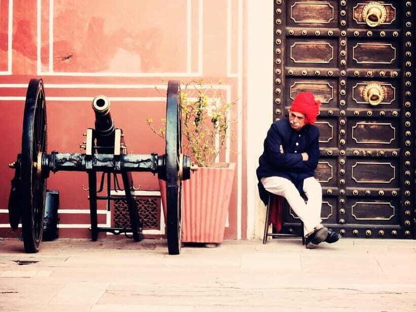 Udaipur: City of Lakes Day Tour with Private Guide - Private guide and an 8-hour rhythm that makes sense in real life
