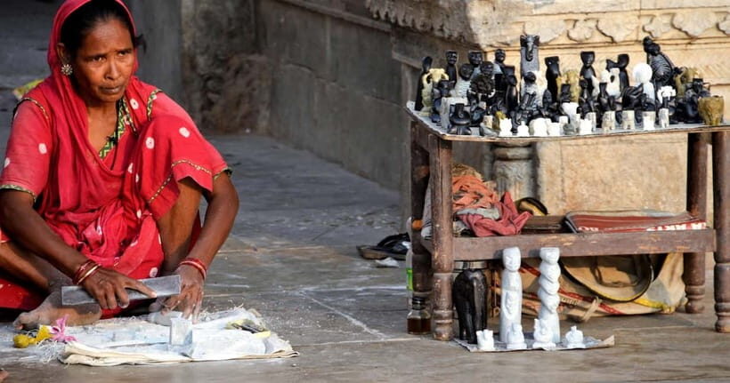 Udaipur: City of Lakes Day Tour with Private Guide - Museum of folk art: puppets and instruments that connect the dots