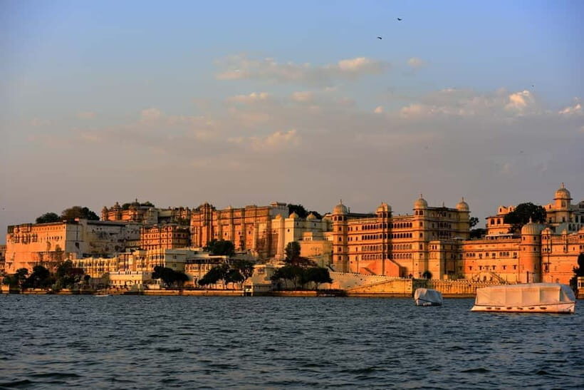 Udaipur: City of Lakes Day Tour with Private Guide - Pickup, private transport, and how to prepare like a pro