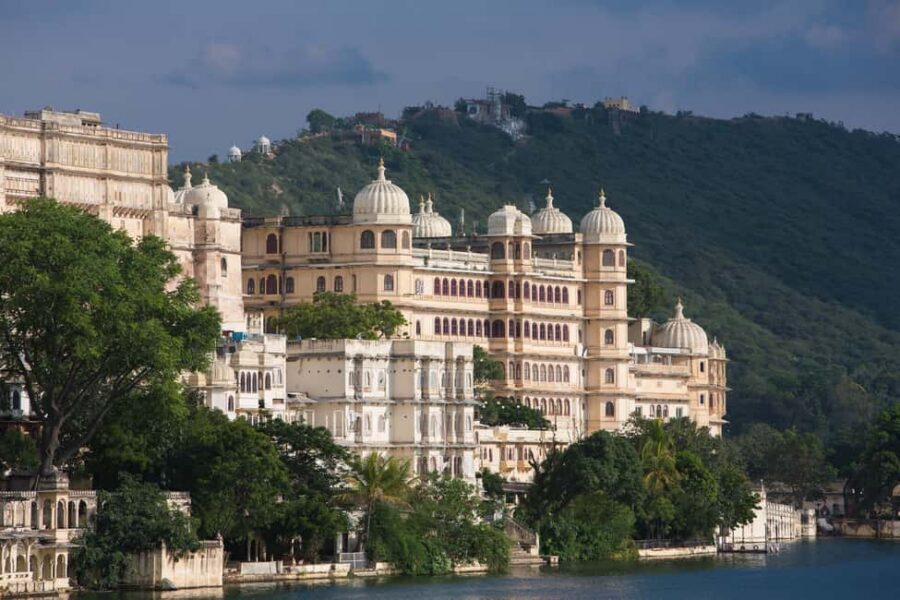 Udaipur: Full-Day Sightseeing Tour with Optional Guide - How this full-day Udaipur route stays efficient
