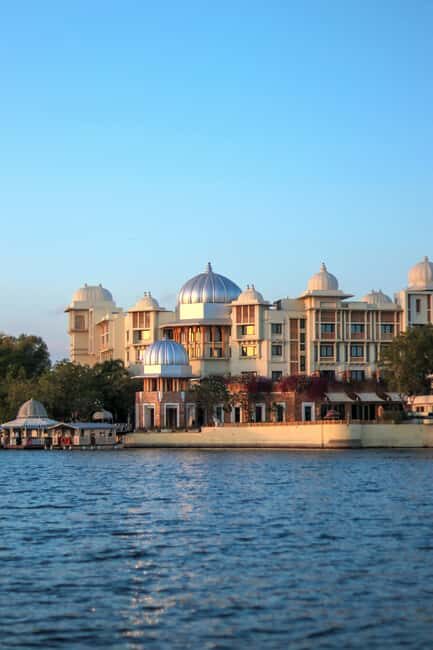Udaipur: Full-Day Sightseeing Tour with Optional Guide - Lake Pichola boat ride: the view that ties everything together