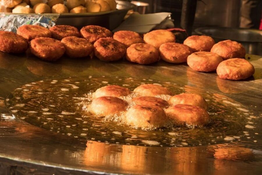 Udaipur: Guided Street Food Tour with Tastings - The first bites at traditional spots: savory, sweet, and small portions done right