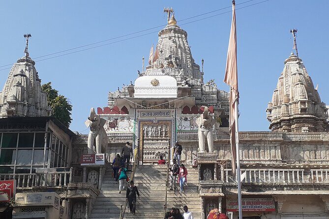 Udaipur Heritage City and Local Market Walking tour - Watching Crafts Up Close: Clay, Metal, and Bamboo Skills