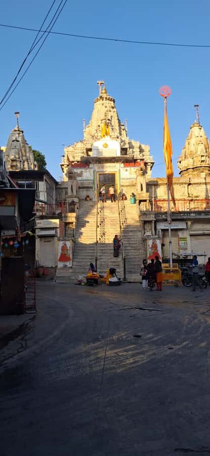 Udaipur Highlights: Private City Sightseeing guided tour - Market Time and Rajasthani Crafts: How to Shop With a Plan