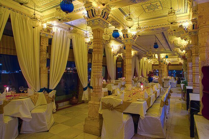 Udaipur: Jag Mandir Island Dinner with Boat Ride transfers - Dinner on Jag Mandir: What you’re really paying for