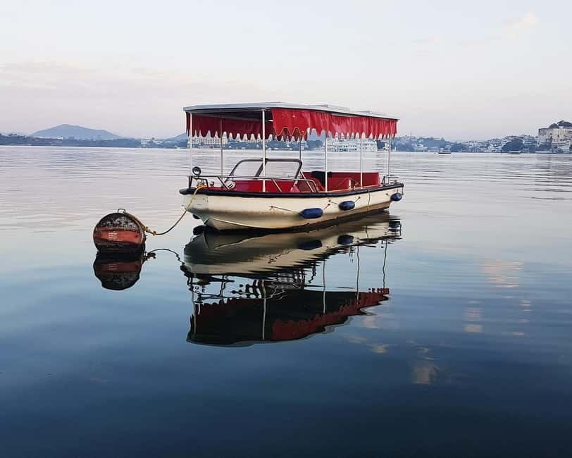 Udaipur Local Sightseeing Tour by Tuk-tuk (Rikshaw) - Tuk-tuk touring: why the old city works better on a rickshaw