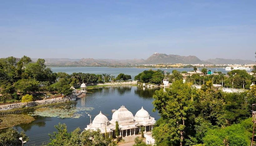 Udaipur Local Sightseeing Tour by Tuk-tuk (Rikshaw) - Lake Pichola boat ride: the part that feels most like Udaipur