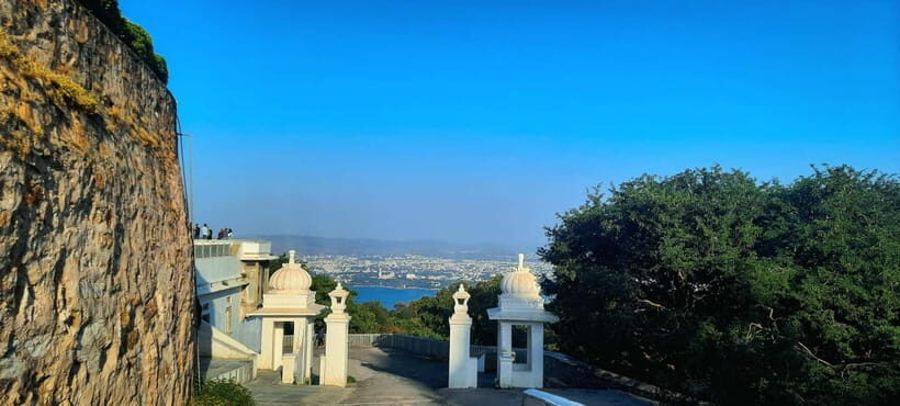 Udaipur: Sajjangarh Monsoon Palace Day Trip with Tickets - Why the Monsoon Palace Views Feel Like the Real Point