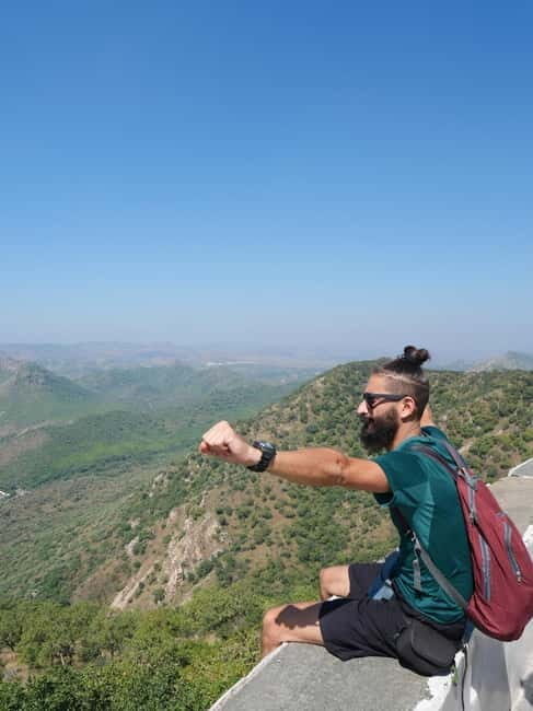 Udaipur: Sajjangarh Monsoon Palace Day Trip with Tickets - Getting In Smoothly: Pre-Booked Tickets and Less Waiting