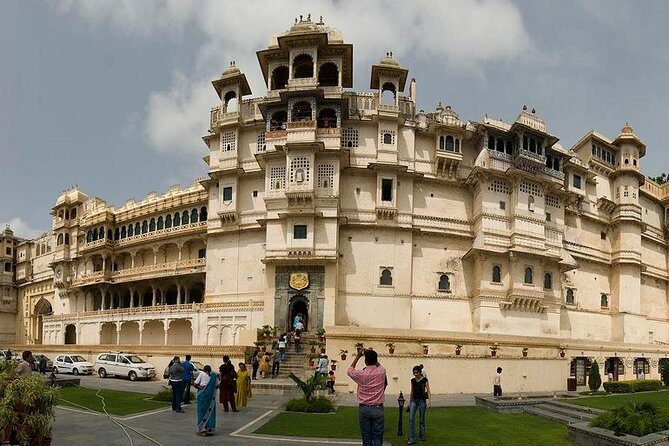 Udaipur Sightseeing Day Tour Including Aarti Ceremony - Jagdish Temple: Quick, Focused, and Worth the 30 Minutes
