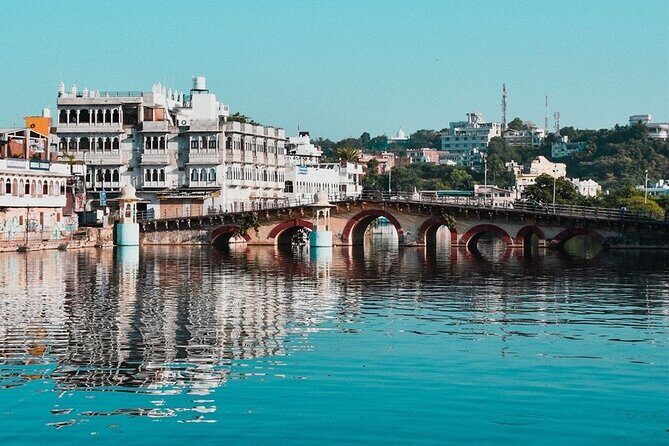 Udaipur Sightseeing Tour with Jagmandir Boat ride and City Palace - Lake Pichola: the boat ride that changes the whole mood