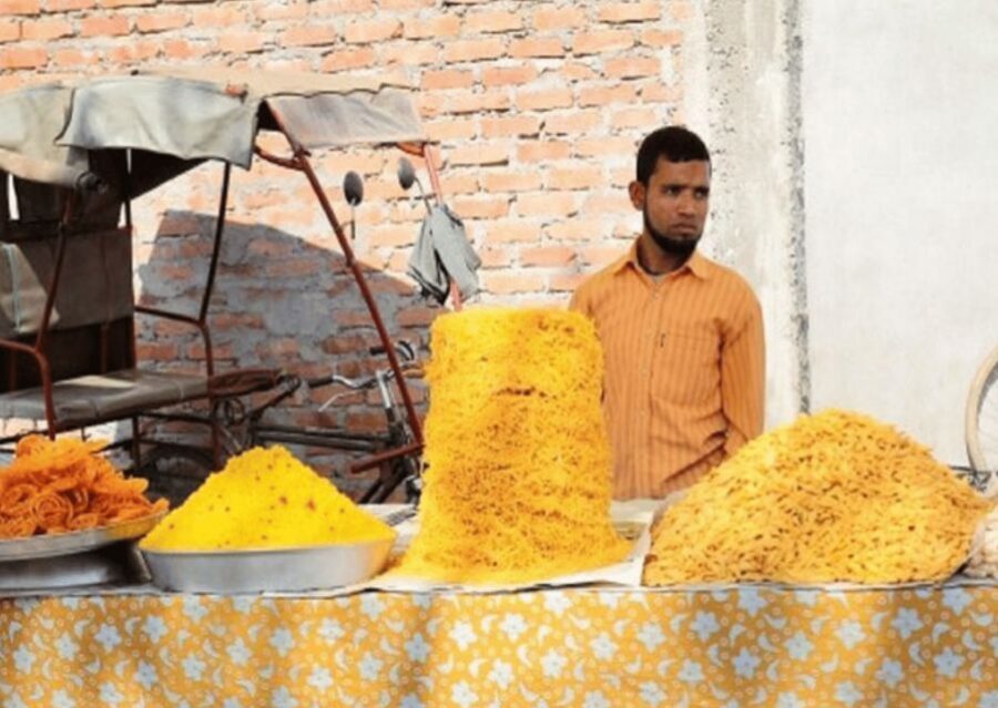 Udaipur: Street Food Crawl (2 Hours Local Food Tasting Tour) - Why the Chai-in-a-Clay-Pot Stop Feels So Different