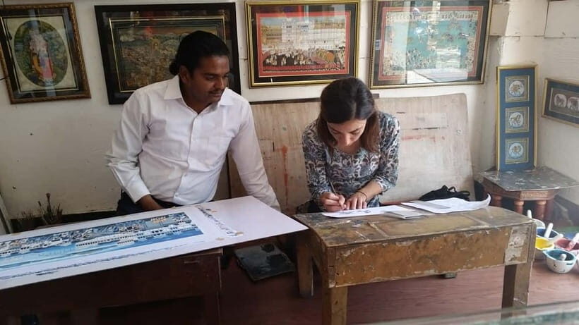 Udaipur: Traditional Miniature Painting Class - Mineral colors and a squirrel-hair brush