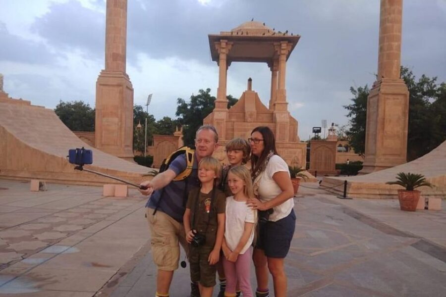 Udapiur: Night Walking Tour - Pearl Hill and the Maharana Pratap memorial viewpoint